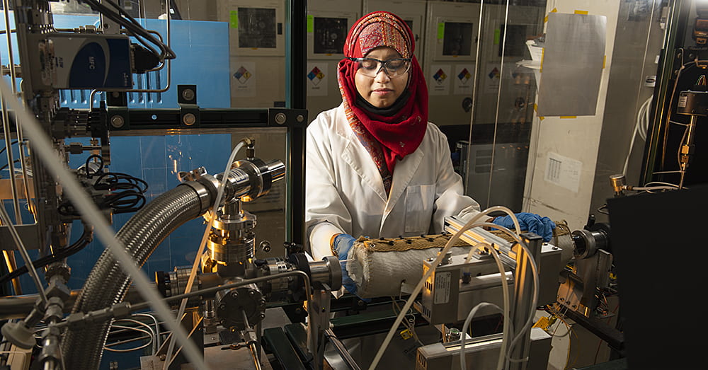 Tasnim Kamal Mouri -MSEG Ph.D. student in the Selenization Lab - research on CIGS and on Si